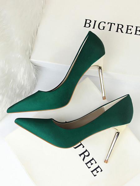 Aktuális női magassarkú cipő két modellben