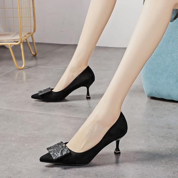 Modern női hegyes cipő 6 cm sarokkal