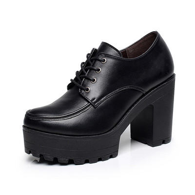 Női bőr cipő durva talppal és fűzős fekete színben