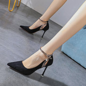 Aktuális csatos női cipő