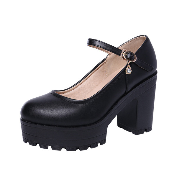 Női cipő lekerekített modell pánttal és csattal