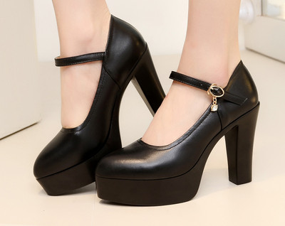 Γυναικεία παπούτσια από οικολογικό δέρμα με τακούνι πάχους 10 cm