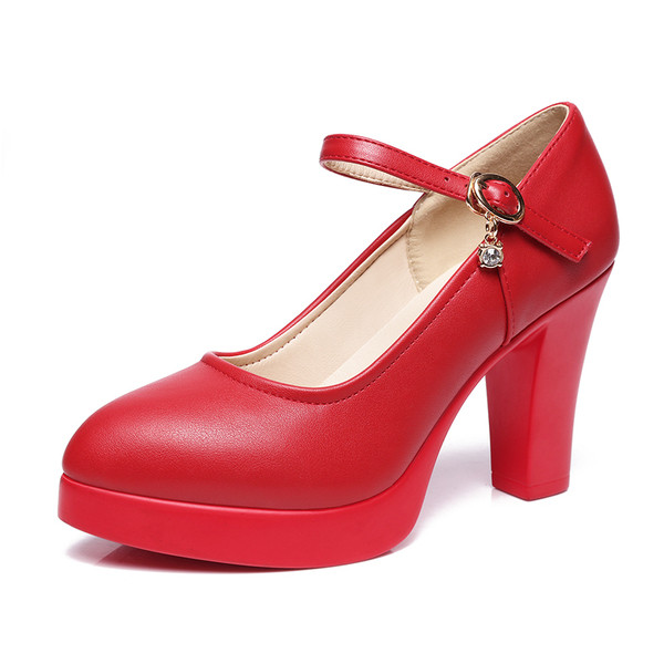 Γυναικεία παπούτσια από οικολογικό δέρμα με τακούνι πάχους 10 cm