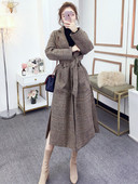 Дамско вълнено палто с джобове и колан