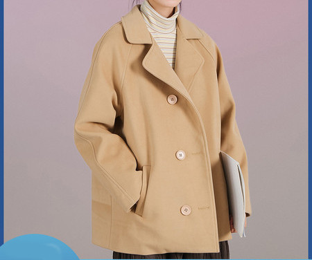 Női rövid gombos kabát - barna színű