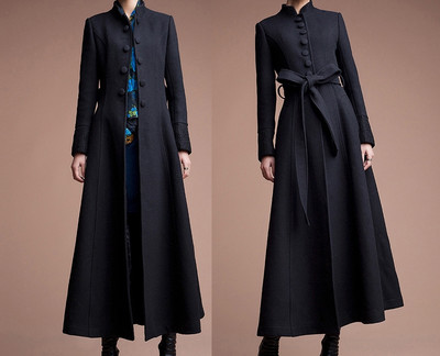 Стилно дамско дълго палто с копчета и колан в черен цвят