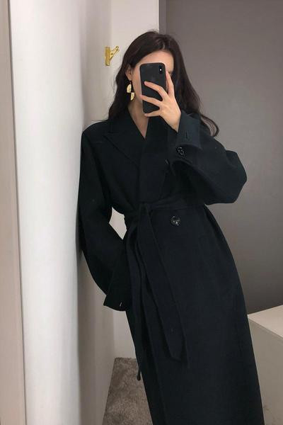 Актуално дамско палто дълъг модел с колан на талията