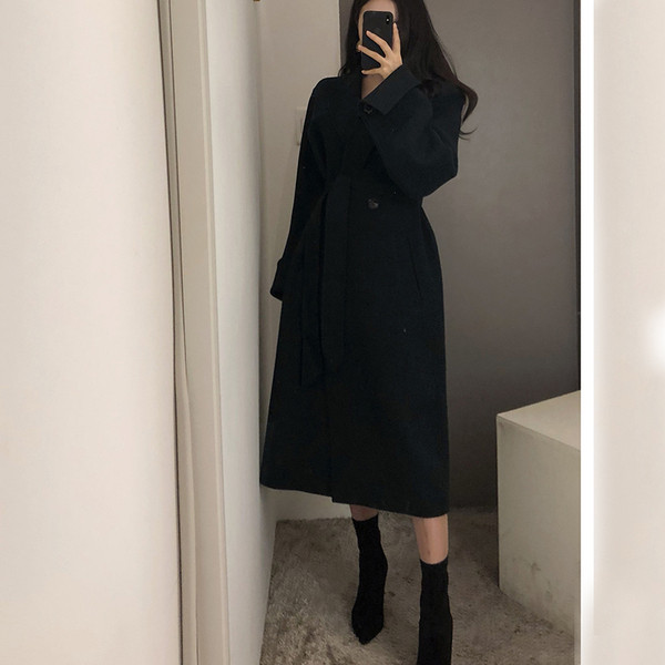 Актуално дамско палто дълъг модел с колан на талията