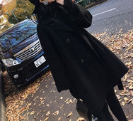 Дамско модерно палто с копчета и колан в черен цвят