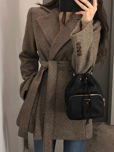 Дамско стилно палто с колан на талията
