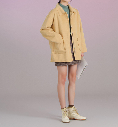 Női kabát klasszikus gallérral - sárga színű