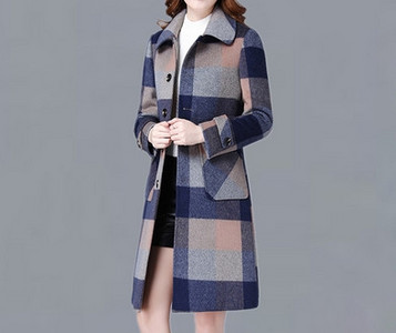 Modern női hosszú kockás kabát gombokkal