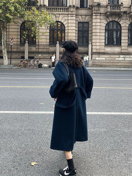 Stílusos női gyapjúkabát gombokkal