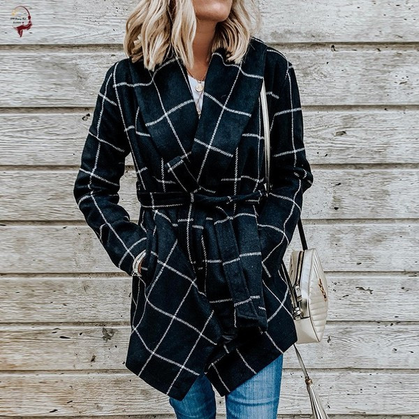 Gyapjú aszimmetrikus kabát övvel