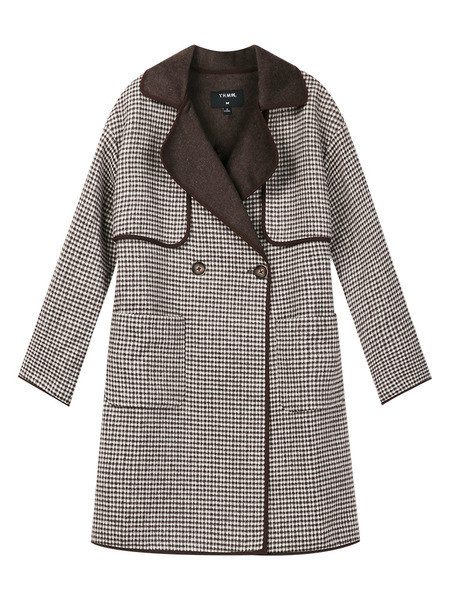 Stílusos női hosszú kockás kabát zsebekkel és gombokkal