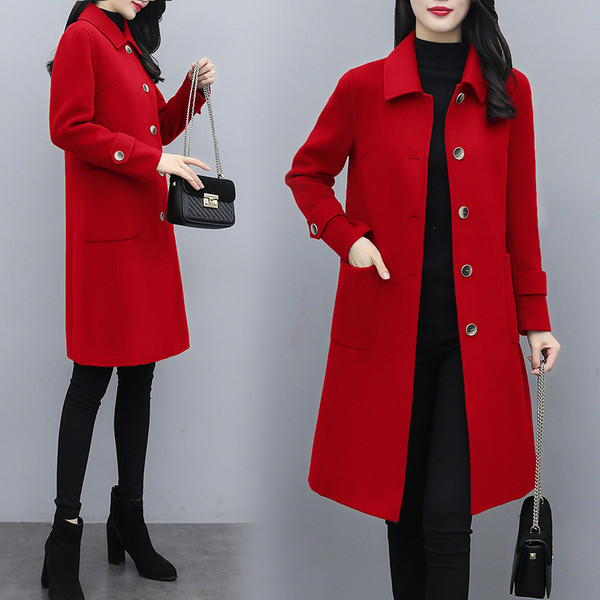 Стилно дамско дълго палто с копчета и джобове в черен и червен цвят