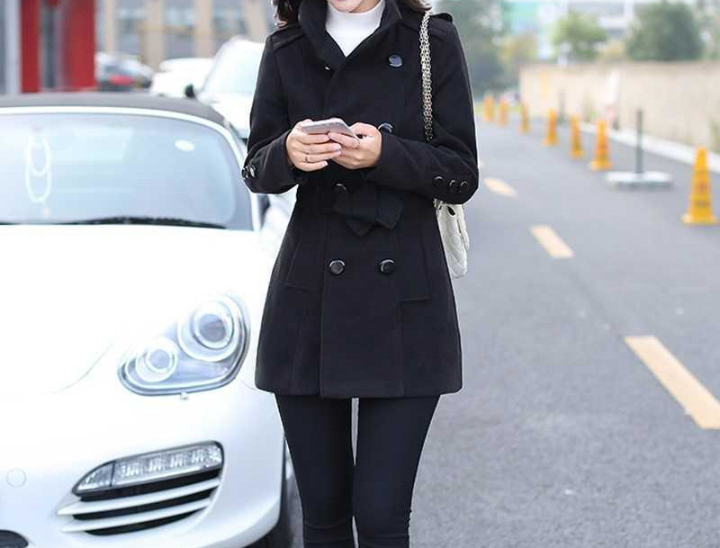 Дамско вталено есенно-зимно палто с двуредно закопчаване и колан