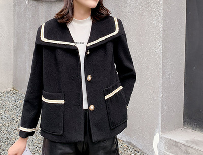 Γυναικείο κοντό μοντέλο παλτό με κουμπιά και τσέπες