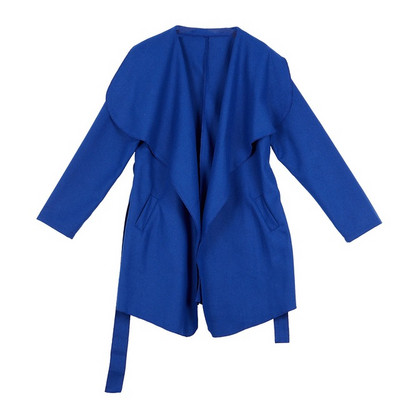 Vékony tavaszi-őszi kabát aszimmetrikus modell