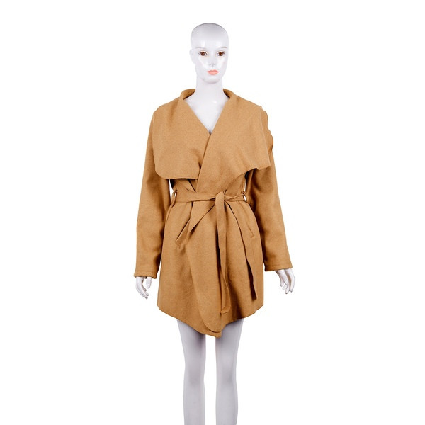 Vékony tavaszi-őszi kabát aszimmetrikus modell