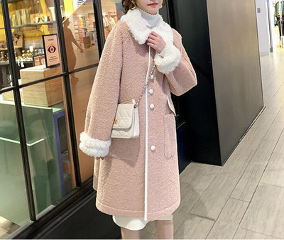 Modern női télikabát zsebekkel és gallérral