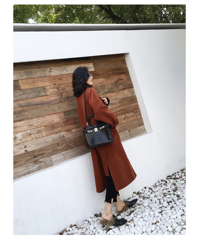 Μοντέρνο γυναικείο παλτό μοντέλο με ζώνη και τσέπες