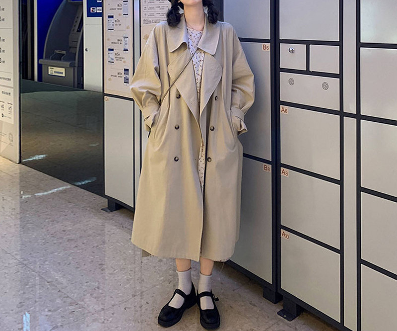 Дълго и широко палто с двуредно закопчаване