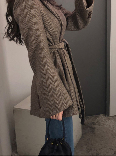 Új modell női kabát télire alkalmas övvel