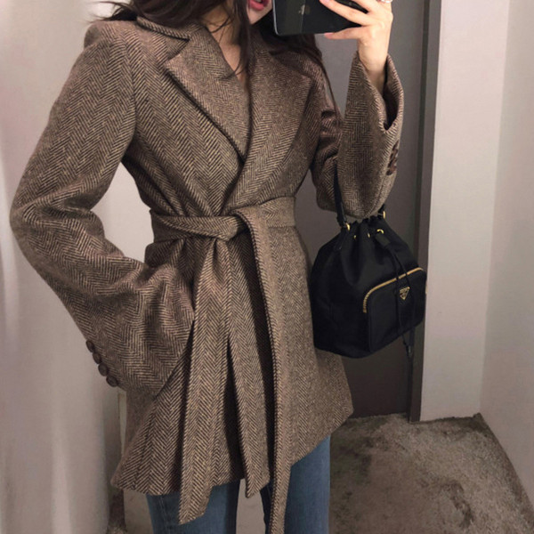 Új modell női kabát télire alkalmas övvel