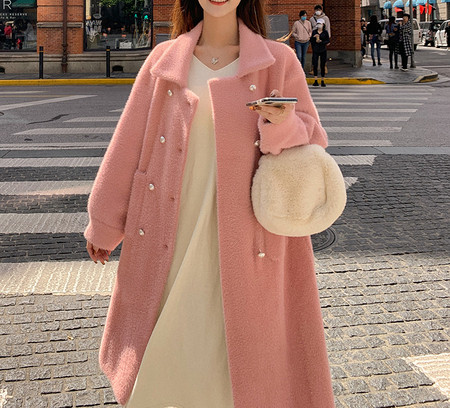 Hosszú pehelykabát széles modell gyöngyökkel