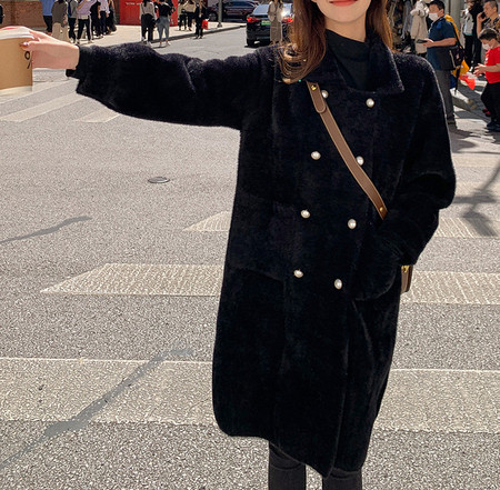 Hosszú pehelykabát széles modell gyöngyökkel