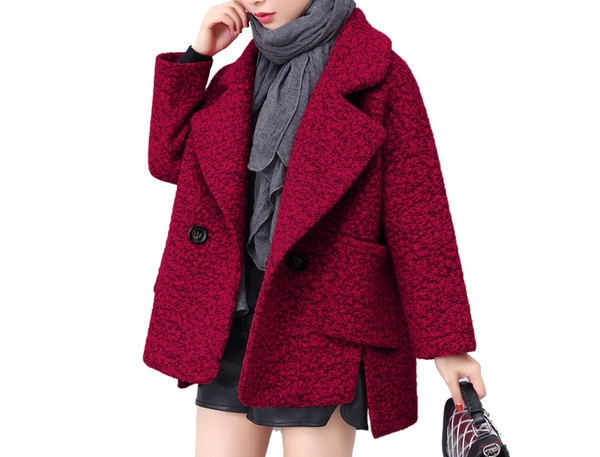 Női alkalmi rövid kabát gombokkal - széles modell