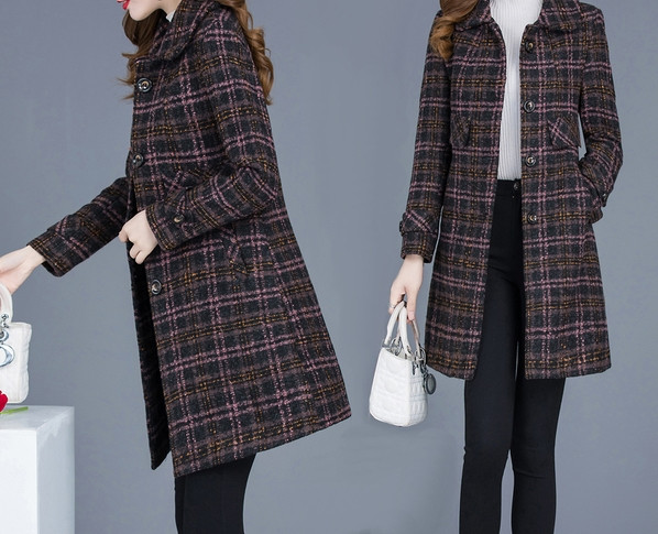 Női lezser hosszú kabát gombokkal és zsebekkel