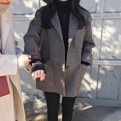 Zsebekkel ellátott női kabát - szürke színű