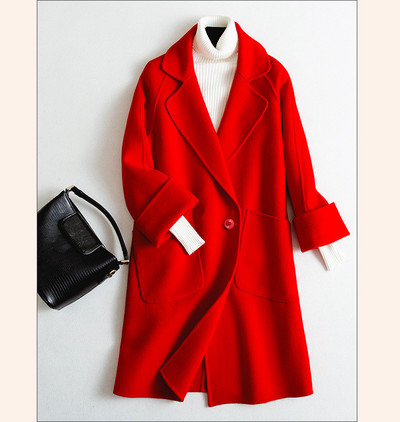 Стилно дълго дамско палто с V-образна яка и джобове