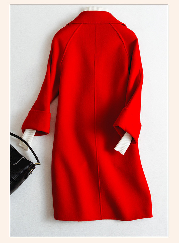 Стилно дълго дамско палто с V-образна яка и джобове