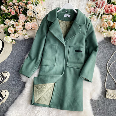 Alkalmi női kabát egyenes, zsebes modell