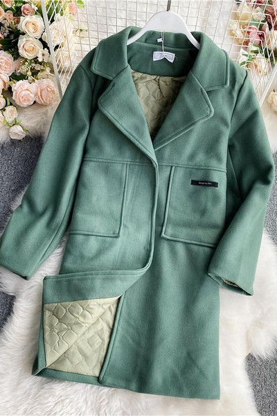 Alkalmi női kabát egyenes, zsebes modell