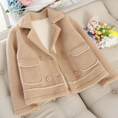 Γυναικείο κοντό παλτό με κουμπιά