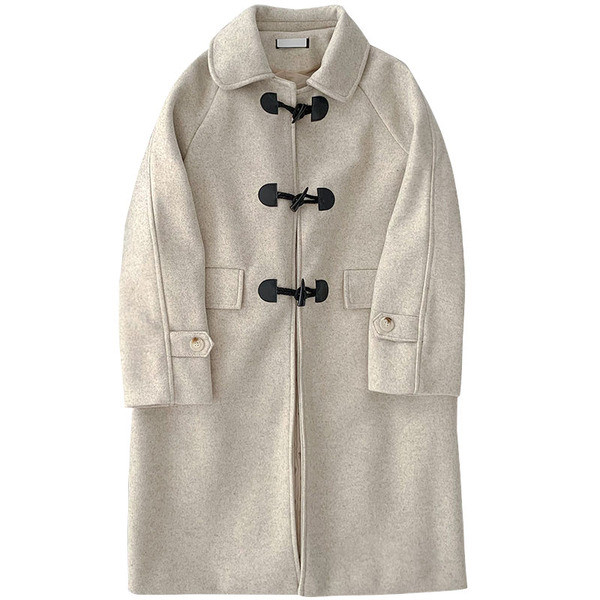 Hosszú női kabát gombokkal és hosszú ujjú