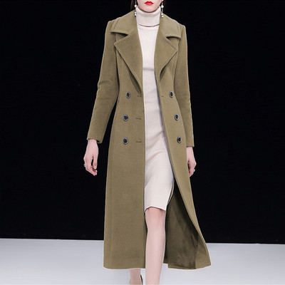 Модерно дамско дълго палто с копчета 