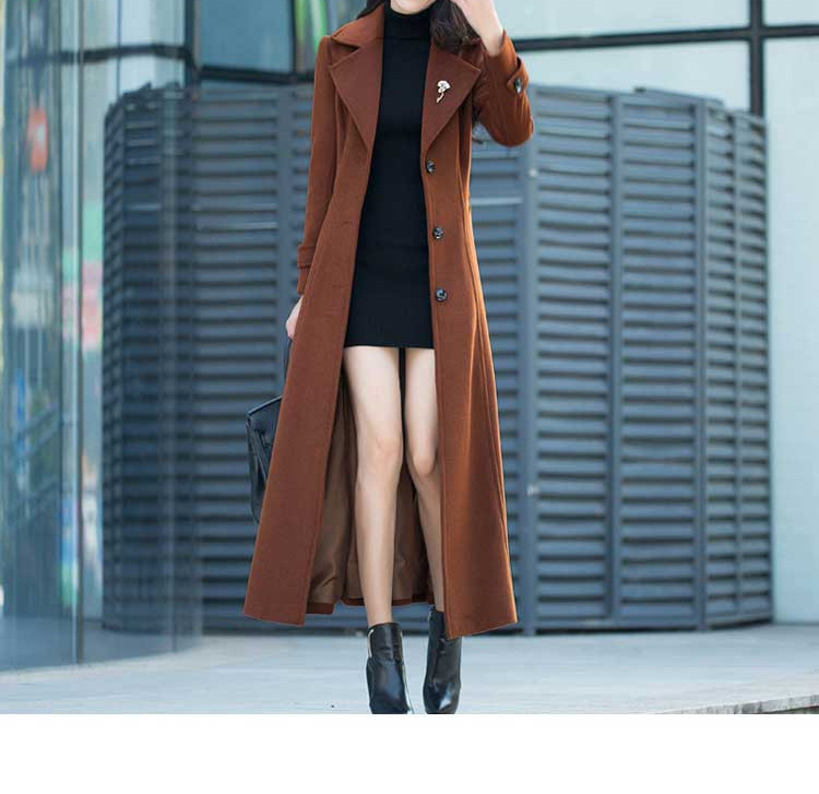 Modern női kabát gombokkal, télre is