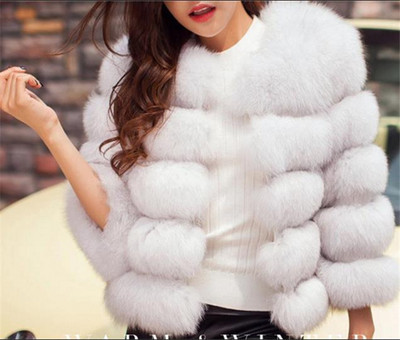 Mūsdienīgs dūnu mētelis ar 3/4 piedurknēm