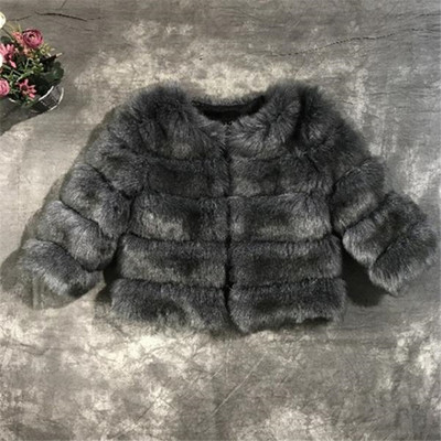 Mūsdienīgs dūnu mētelis ar 3/4 piedurknēm