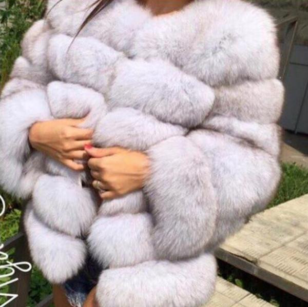 Mūsdienīgs dūnu mētelis ar 3/4 piedurknēm