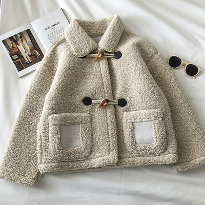 Női tollkabát zsebekkel