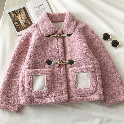 Női tollkabát zsebekkel