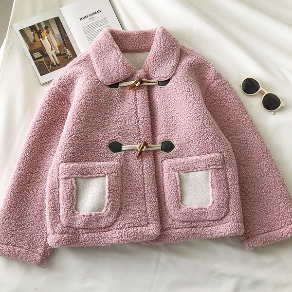 Női tollkabát zsebekkel