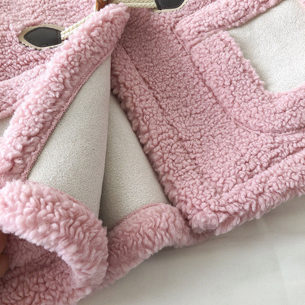 Női tollkabát zsebekkel