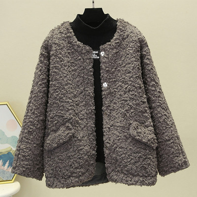 Modern női pehelykabát gombokkal és zsebekkel